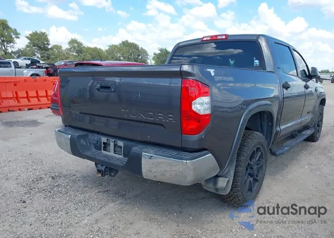 2018 Toyota Tundra Sr5 5.7L V8 z USA, uszkodzony, nr VIN 5TFDY5F12JX703017